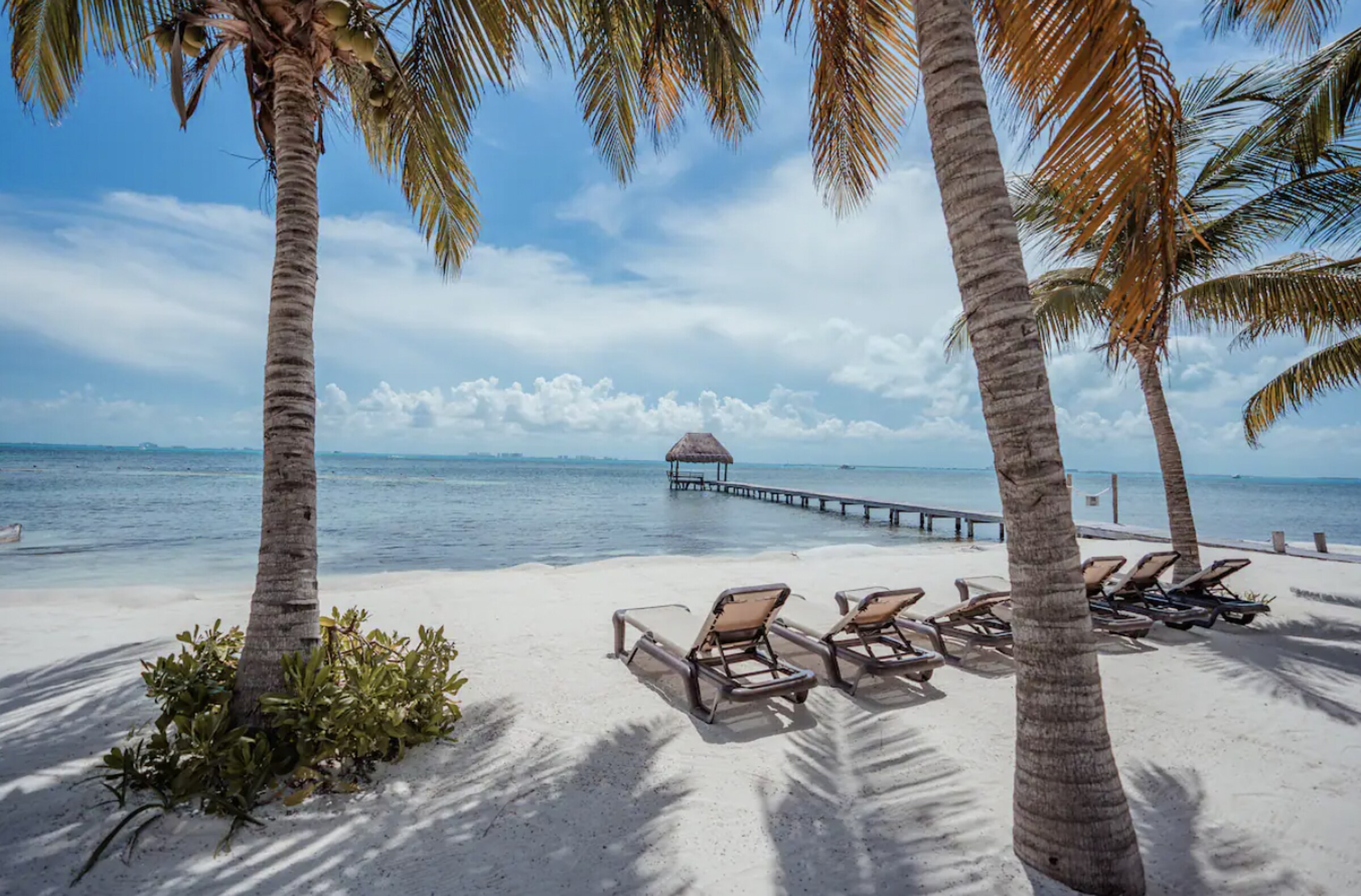 White-sand Caribbean beach with turquoise water on Isla Mujeres, Quintana Roo